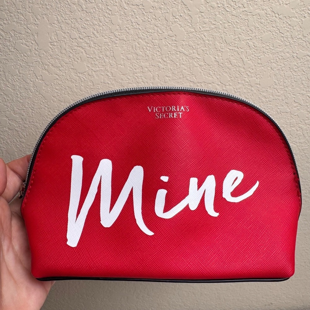 Victorias Secret Mine Cosmetic Makeup Bag Red Travel Case NWOT Zip Pouch